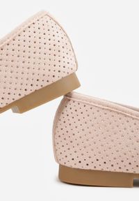 Born2be - Różowe Mokasyny z Imitacji Zamszu z Ozdobną Perforacją i Frędzlami Yenone. Okazja: na co dzień, na spotkanie biznesowe, do pracy. Kolor: różowy. Materiał: zamsz. Styl: casual, biznesowy, klasyczny #5