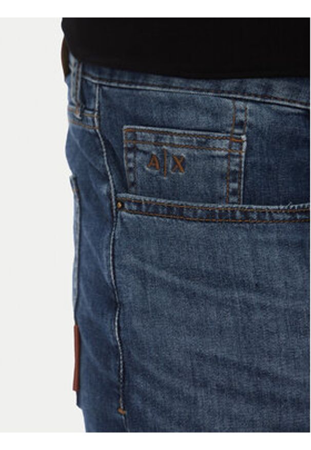 Armani Exchange Szorty jeansowe XM000073 AF13089 MB002 Granatowy Slim Fit. Kolor: niebieski. Materiał: bawełna