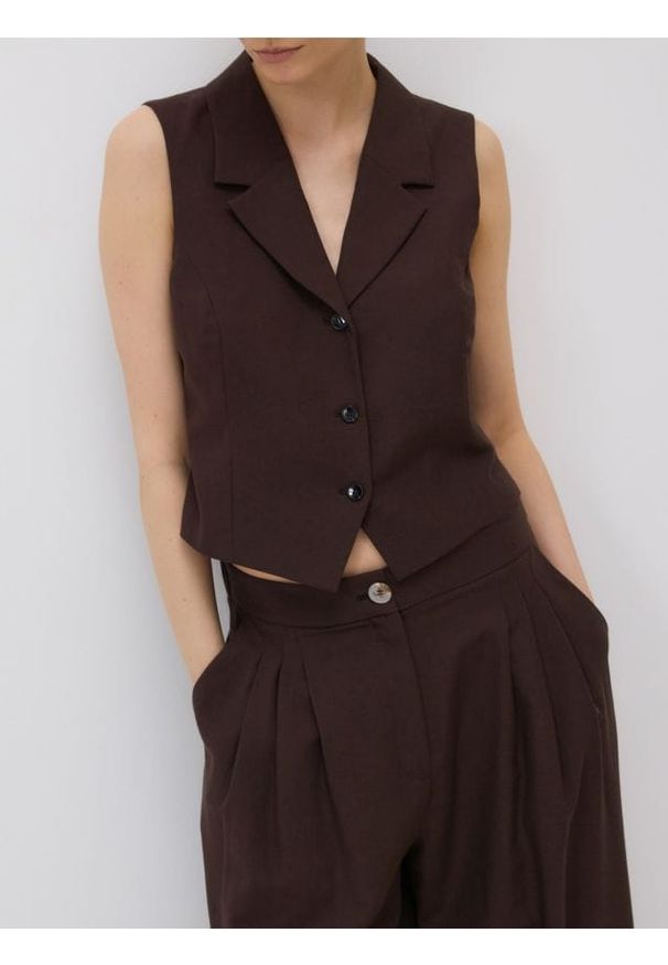 Reserved - Kamizelka z dodatkiem lnu - ciemnobrązowy. Kolor: brązowy. Materiał: len