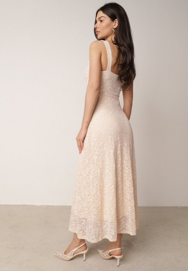 Born2be - Beżowa Taliowana Sukienka Koktajlowa z Koronki Ashelis. Kolor: beżowy. Materiał: koronka. Długość rękawa: na ramiączkach. Wzór: koronka. Styl: wizytowy