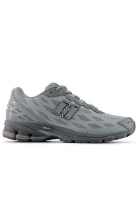 Buty unisex New Balance U190656T - szare. Kolor: szary. Materiał: guma, syntetyk, materiał. Szerokość cholewki: normalna. Sport: turystyka piesza #1