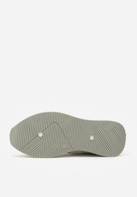 Renee - Zielone Sneakersy Ozdobione Geometrycznym Motywem Phiaronei. Okazja: na co dzień. Kolor: zielony. Materiał: jeans. Wzór: geometria, aplikacja #8