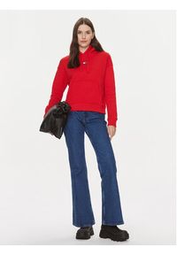 Tommy Jeans Bluza Badge DW0DW17326 Czerwony Boxy Fit. Kolor: czerwony. Materiał: bawełna
