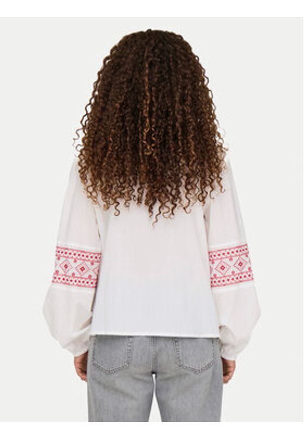 JDY Bluzka Lulu 15345478 Biały Regular Fit. Kolor: biały. Materiał: bawełna