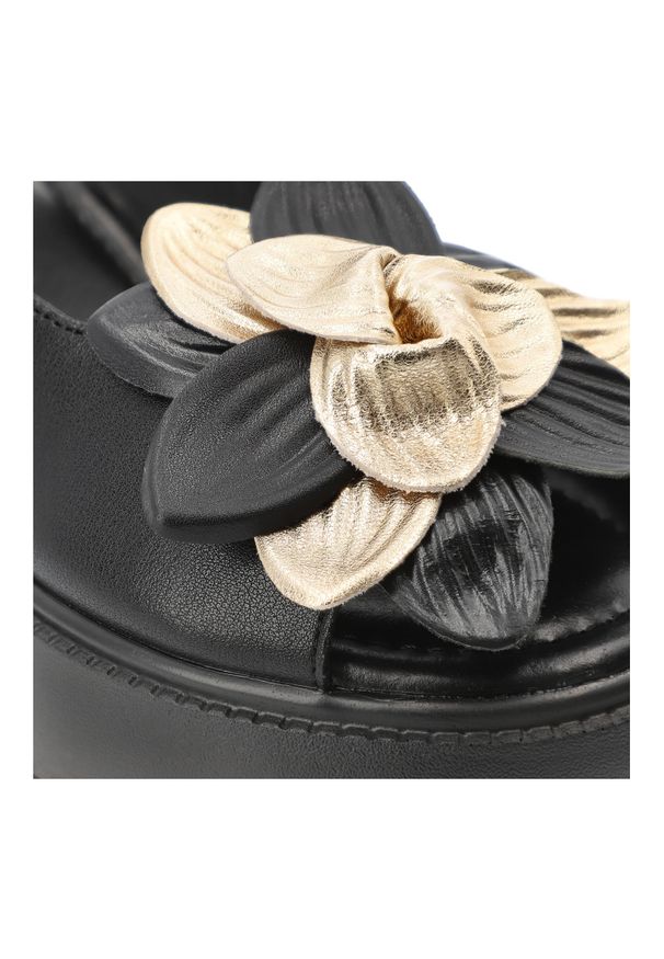 Sandały damskie Filippo, cholewka ze skóry naturalnej zapinane na sprzączkę, czarne, DS7578/26. Zapięcie: sprzączka. Kolor: czarny. Materiał: skóra