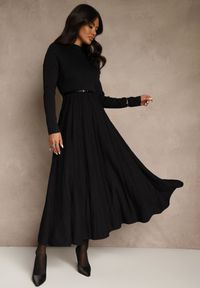 Renee - Czarna Dzianinowa Sukienka Rozkloszowana Longsleeve z Wiskozą i Paskiem Tusnira. Okazja: na co dzień. Kolor: czarny. Materiał: wiskoza, dzianina. Długość rękawa: długi rękaw. Typ sukienki: proste. Styl: casual, elegancki #5