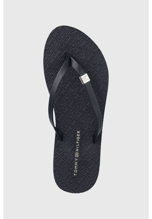 TOMMY HILFIGER - Tommy Hilfiger japonki TH MONOGRAM FLAT SANDAL damskie kolor granatowy na platformie FW0FW06964. Kolor: niebieski. Materiał: materiał. Obcas: na platformie