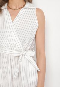 Born2be - Biała Sukienka o Koszulowym Kroju Bez Rękawów z Wiązanym Paskiem Liriora. Okazja: na co dzień. Typ kołnierza: dekolt w kształcie V. Kolor: biały. Długość rękawa: bez rękawów. Typ sukienki: koszulowe. Styl: klasyczny, casual #3