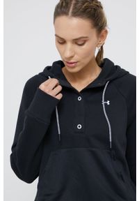 Under Armour Bluza damska kolor czarny z kapturem z nadrukiem. Typ kołnierza: kaptur. Kolor: czarny. Długość rękawa: raglanowy rękaw. Wzór: nadruk #3