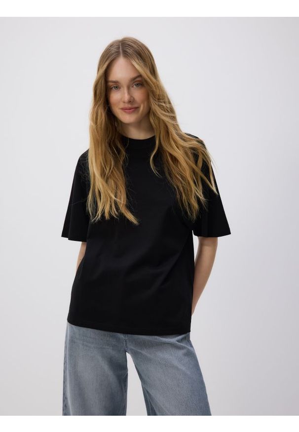 Reserved - Bawełniany t-shirt oversize - czarny. Kolor: czarny. Materiał: bawełna