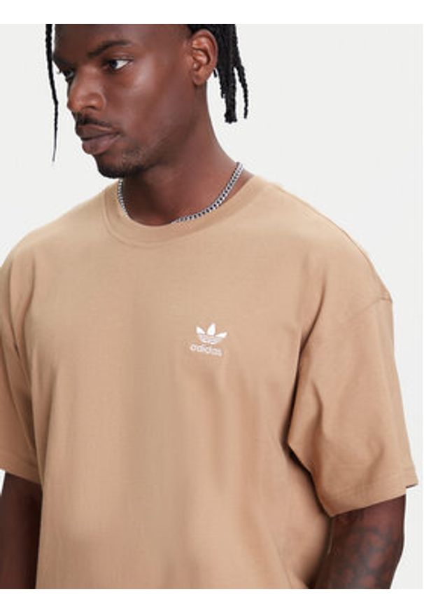 Adidas - adidas T-Shirt Trefoil Essentials JV5944 Beżowy Oversize. Kolor: beżowy. Materiał: bawełna