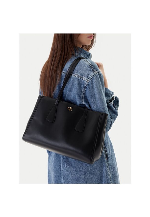 Torebka Calvin Klein. Kolor: czarny