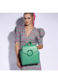 Wittchen - Damski plecak z kółkiem na klapie. Kolor: zielony. Materiał: skóra ekologiczna. Wzór: paski, kolorowy. Styl: etno, casual, elegancki #4
