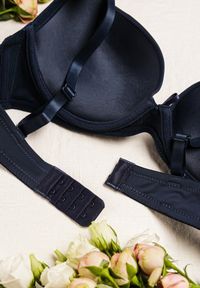 Renee - Granatowy Koronkowy Biustonosz Full Cup z Odpinanymi Ramiączkami Nitan. Kolor: niebieski. Materiał: koronka. Rodzaj stanika: odpinane ramiączka