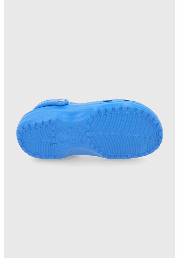 Crocs - Klapki. Kolor: niebieski. Materiał: materiał, guma. Wzór: gładki. Obcas: na obcasie. Wysokość obcasa: niski