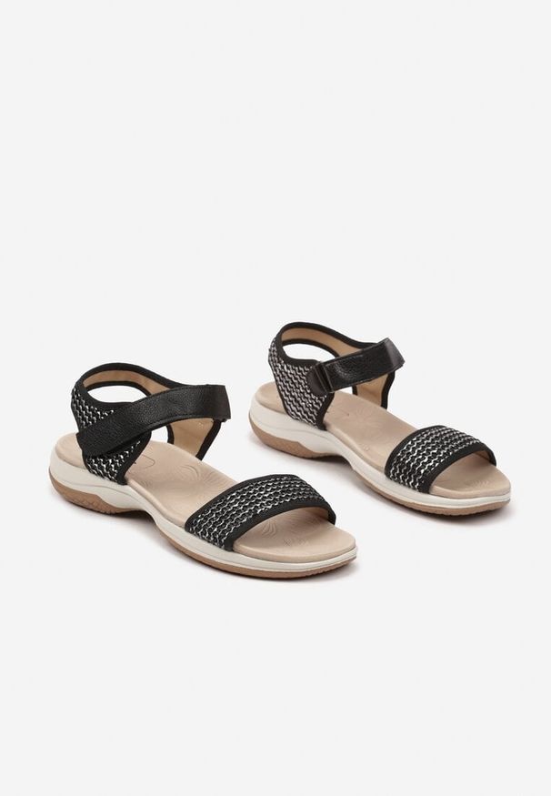 Born2be - Czarne Sandały z Plecioną Cholewką Taterria. Okazja: na co dzień. Zapięcie: rzepy. Kolor: czarny. Obcas: na obcasie. Styl: elegancki, casual. Wysokość obcasa: niski