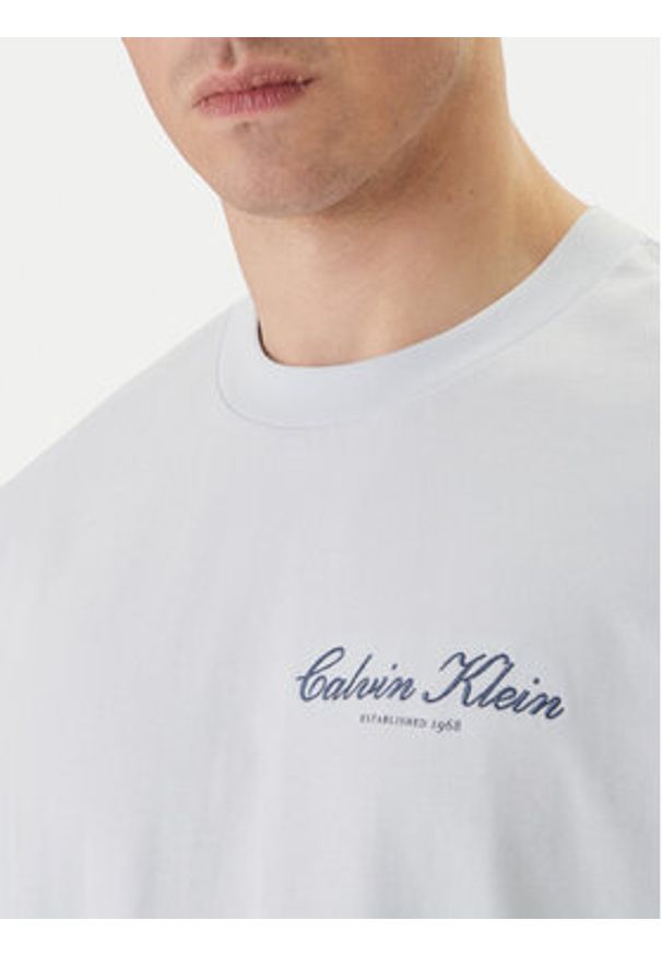 Calvin Klein Jeans T-Shirt LV04RF822G Niebieski Regular Fit. Kolor: niebieski. Materiał: bawełna