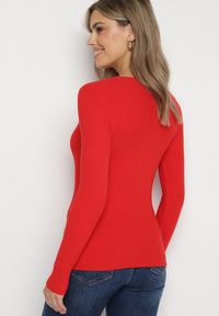 Born2be - Czerwony Sweter Prążkowany z Trójkątnym Dekoltem Vorila. Okazja: na co dzień. Kolor: czerwony. Materiał: prążkowany. Styl: casual, elegancki #3