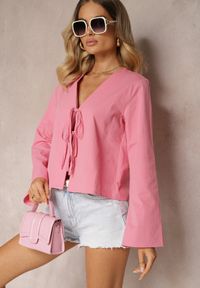 Renee - Różowa Bluzka z Bawełny Narzutka z Wiązaniami i Rękawami Typu Nietoperz Delorea. Kolor: różowy. Materiał: bawełna #1