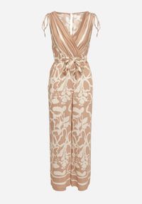 Born2be - Różowy Kopertowy Kombinezon z Wiskozą Wykończony Gumką w Talii z Materiałowym Paskiem Inatia. Okazja: na co dzień. Kolor: różowy. Materiał: wiskoza, materiał. Długość: długie. Styl: casual, elegancki #7