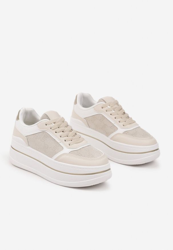 Renee - Beżowe Sneakersy Streetwearowe na Platformie Ninelis. Okazja: na co dzień. Nosek buta: okrągły. Kolor: beżowy. Materiał: jeans. Wzór: aplikacja. Obcas: na platformie