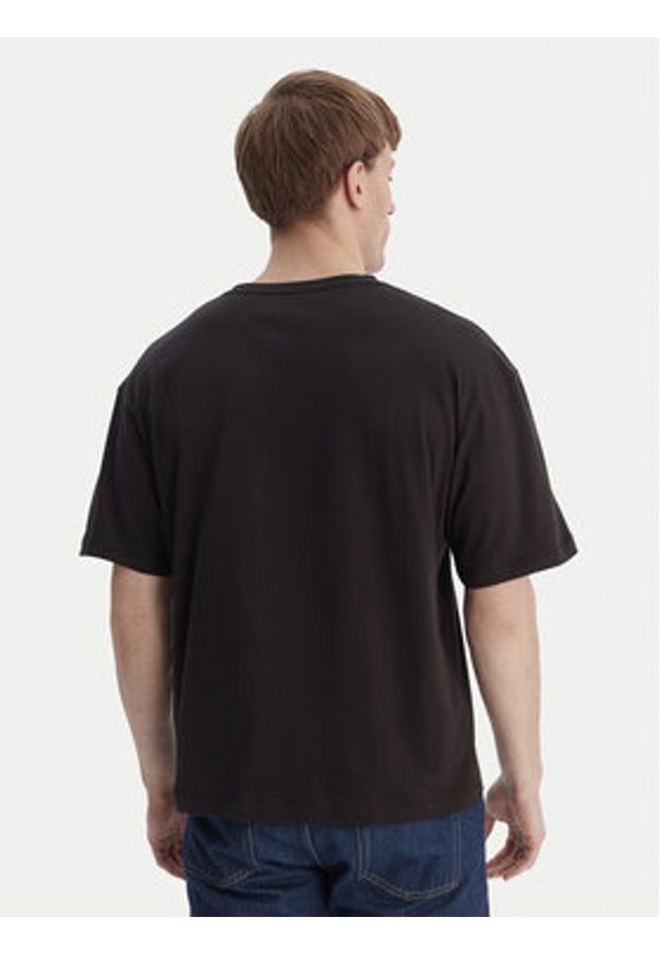 TOMMY HILFIGER - Tommy Hilfiger T-Shirt UM0UM03643 Czarny Regular Fit. Kolor: czarny. Materiał: bawełna