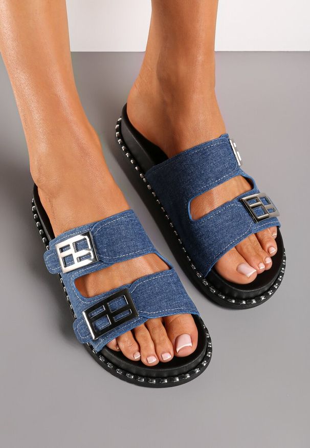 Renee - Niebieskie Klapki z Dwiema Klamerkami Ozdobione Nitami Calioppe. Kolor: niebieski. Wzór: aplikacja. Sezon: lato