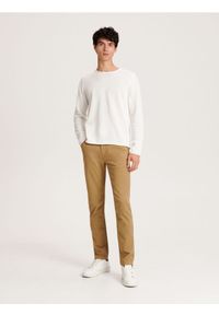 Reserved - Spodnie chino slim - beżowy. Kolor: beżowy. Materiał: tkanina, bawełna #1