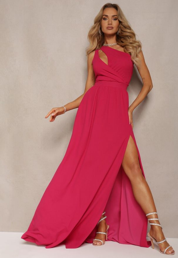 Renee - Różowa Asymetryczna Sukienka Rozkloszowana Maxi Adavia. Kolor: różowy. Materiał: tkanina. Typ sukienki: asymetryczne. Długość: maxi