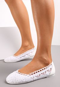 Born2be - Białe Koronkowe Balerinki Wsuwane Treada. Zapięcie: bez zapięcia. Kolor: biały. Materiał: koronka. Sezon: wiosna, lato #2