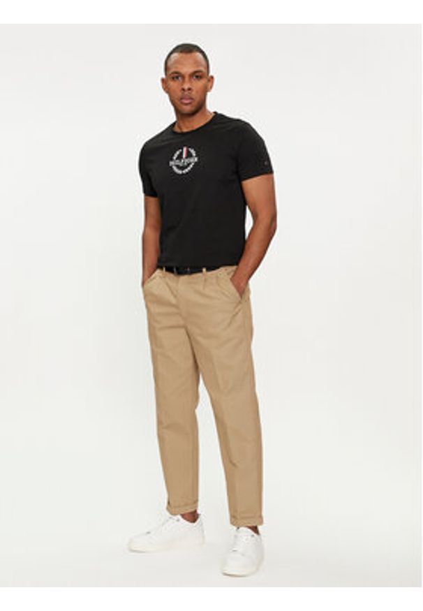 TOMMY HILFIGER - Tommy Hilfiger T-Shirt Global Stripe MW0MW34388 Czarny Regular Fit. Kolor: czarny. Materiał: bawełna