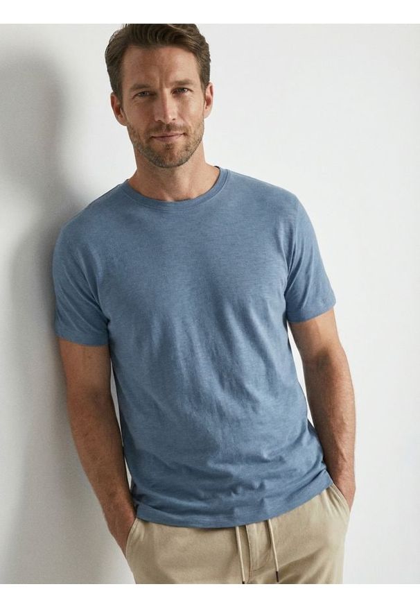 Sinsay - Bawełniana koszulka z krótkim rękawem - niebieski. Kolor: niebieski. Materiał: bawełna. Długość rękawa: krótki rękaw. Długość: krótkie