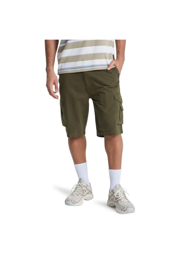 Quiksilver - Szorty cargo męskie CRUCIAL BATTLE CARGO. Kolor: zielony. Materiał: bawełna, tkanina. Długość: krótkie. Sezon: lato