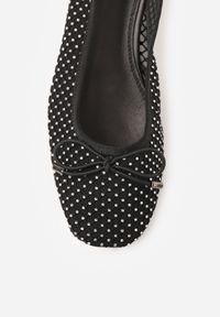 Renee - Czarne Balerinki ze Skórzaną Wkładką Siateczkową Cholewką Kokardą i Cyrkoniami Dorixa. Okazja: na co dzień. Kolor: czarny. Materiał: skóra. Szerokość cholewki: normalna. Styl: casual #9