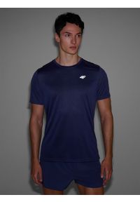 4f - 4F Koszulka do biegania regular szybkoschnąca męska - szara XXL. Kolor: szary. Materiał: włókno, dzianina, syntetyk, materiał. Długość rękawa: krótki rękaw. Długość: krótkie. Wzór: gładki, ze splotem. Sport: bieganie, fitness #2