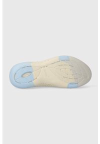 Crocs sneakersy Literide 360 Marbled kolor niebieski 207632. Nosek buta: okrągły. Kolor: niebieski. Materiał: guma #4