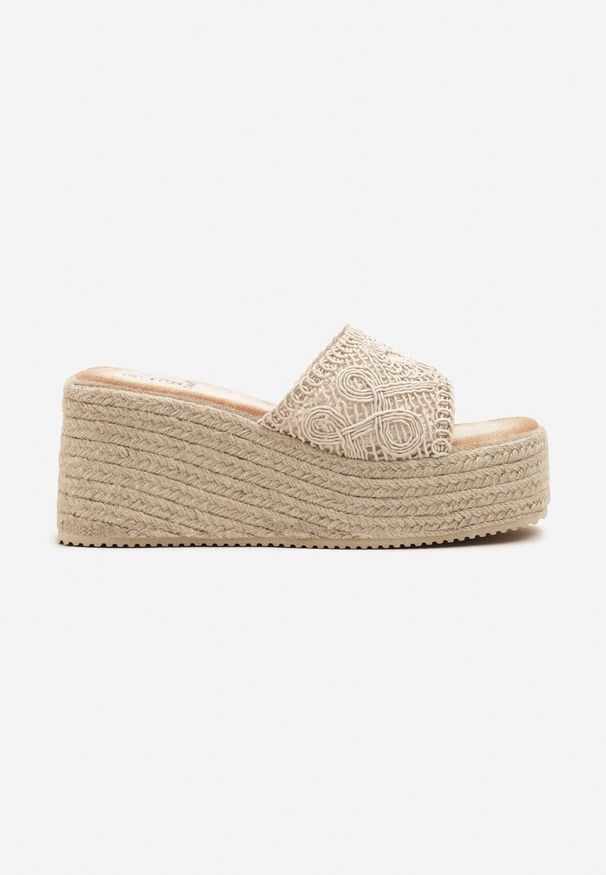 Born2be - Beżowe Klapki na Plecionym Koturnie w Stylu Boho Sonadora. Okazja: na co dzień, na imprezę. Kolor: beżowy. Sezon: lato. Obcas: na koturnie. Styl: boho