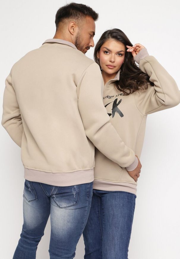 Born2be - Jasnobeżowa Bluza z Półgolfem Zapinana na Suwak z Kieszeniami i Ściągaczami Salatiel. Kolor: beżowy. Materiał: polar