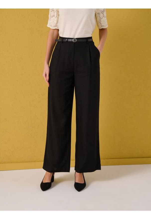 Sinsay - Spodnie wide leg z domieszką lnu - czarny. Kolor: czarny. Materiał: len