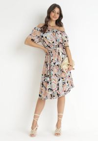 Born2be - Beżowo-Czarna Sukienka Bawełniana Hiszpanka we Wzór Paisley Rosalita. Typ kołnierza: dekolt hiszpanka. Kolor: beżowy. Materiał: bawełna. Wzór: paisley. Typ sukienki: rozkloszowane #1