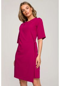 Sukienki.shop - Sukienka elegancka z podwójnym przodem z klamrą fioletowa. Okazja: do pracy. Kolor: fioletowy. Typ sukienki: kopertowe. Styl: elegancki #3