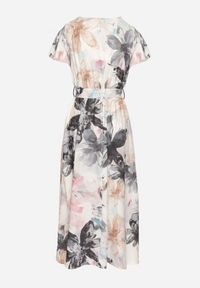 Born2be - Biało-Czarna Sukienka w Kwiaty o Kopertowym Kroju z Wiązanym Paskiem Redanae. Okazja: na co dzień. Kolor: czarny. Wzór: kwiaty. Typ sukienki: kopertowe. Styl: casual, elegancki #6