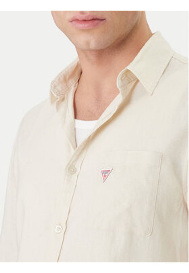 Guess Koszula F6GH06 WG3L0 Beżowy Regular Fit. Kolor: beżowy. Materiał: wiskoza