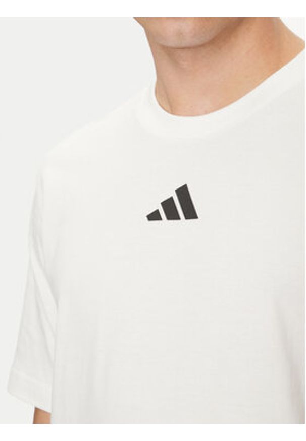 Adidas - adidas T-Shirt German Engineering Graphic JP1527 Biały Regular Fit. Kolor: biały. Materiał: bawełna