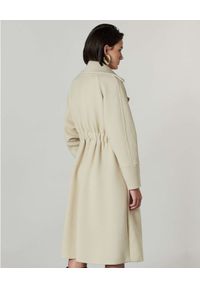 Patrizia Pepe - PATRIZIA PEPE - Dwurzędowy płaszcz w beżowym kolorze. Kolor: beżowy. Materiał: materiał. Wzór: aplikacja #4
