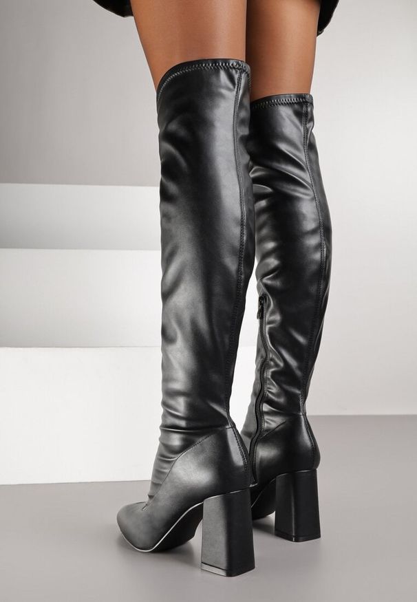 Renee - Czarne Kozaki Vices z Wysoką Cholewką na Słupku Avvie. Okazja: na co dzień. Wysokość cholewki: przed kolano. Kolor: czarny. Szerokość cholewki: normalna. Obcas: na słupku. Styl: casual