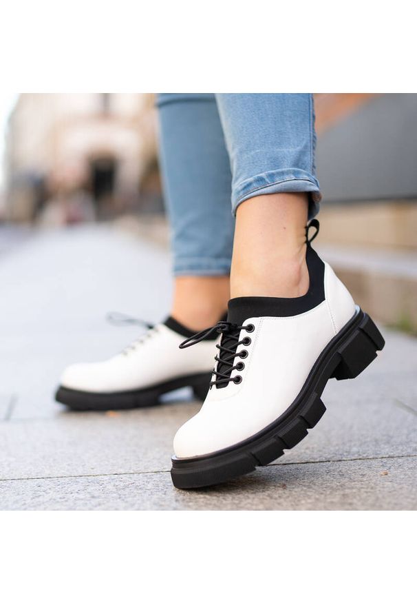 Białe Półbuty Artiker Wygodne Skórzane Buty Damskie. Okazja: na co dzień. Kolor: biały. Materiał: skóra. Styl: casual