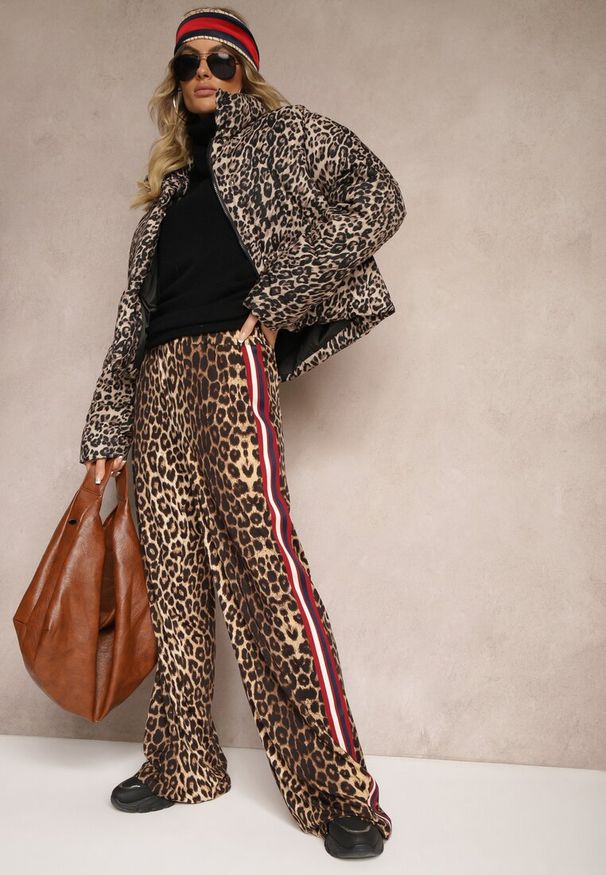 Renee - Brązowe Spodnie z Wiskozą High Waist o Szerokim Kroju z Lampasami Elosina. Okazja: na co dzień. Stan: podwyższony. Kolor: brązowy. Materiał: wiskoza. Wzór: motyw zwierzęcy. Styl: casual, elegancki