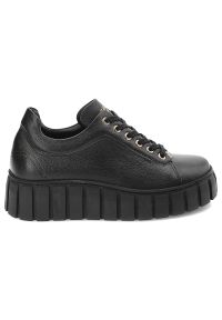 Czarne Sneakersy Karino Modne Skórzane Obuwie Damskie. Okazja: na co dzień, na spacer. Kolor: czarny. Materiał: skóra. Szerokość cholewki: normalna. Sport: turystyka piesza