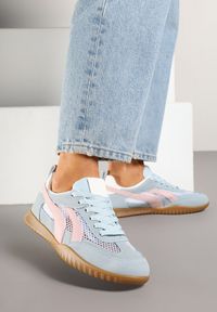 Renee - Niebieskie Sneakersy Tenisówki z Geometrycznym Motywem Amotheira. Okazja: na co dzień. Kolor: niebieski. Materiał: jeans. Wzór: geometria. Obcas: na płaskiej podeszwie